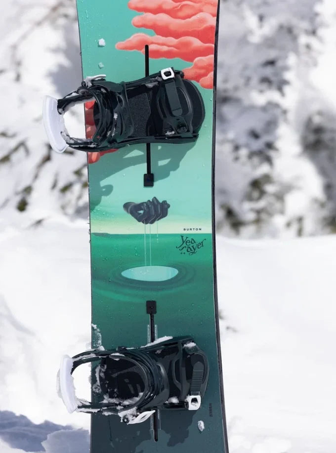 Snowboard Burton Yeasayer Camber pentru femei