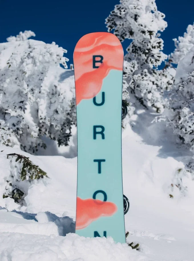 Snowboard Burton Yeasayer Flying V pentru femei
