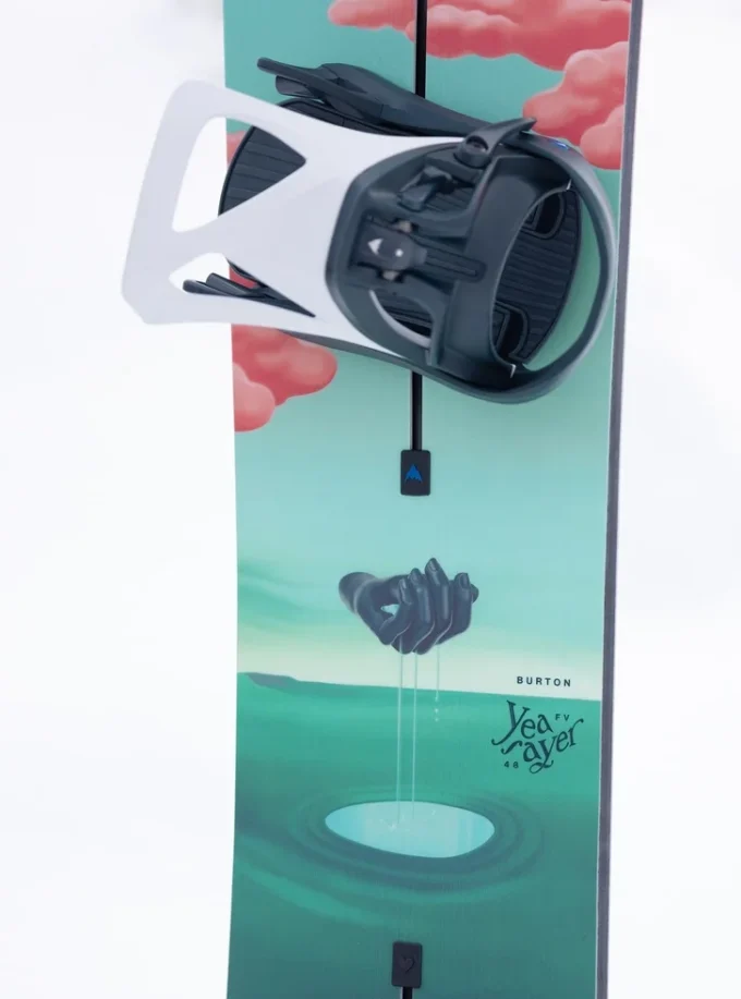 Snowboard Burton Yeasayer Flying V pentru femei
